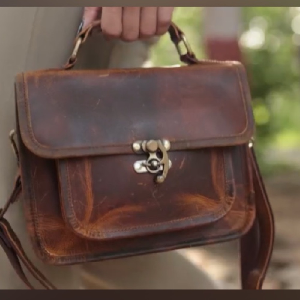 Vintage crossbody Leather satchel